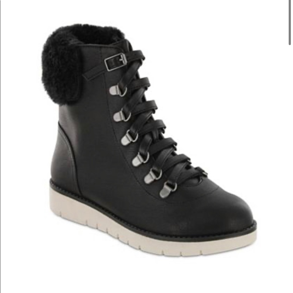 Mia boot size 7 and 7.5